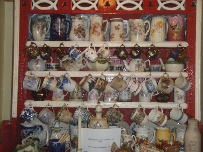 Old Traditional Dresser   Collection on Display of Lettermullen Heritage Centre Caladh GhÃ³laim - Photo 1 of 9