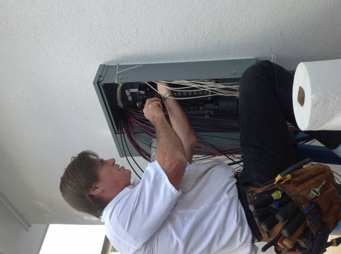  Profile Photos of Point Loma Electric 1157 Cushman Ave - Photo 1 of 1