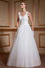  Dressesmallau.com RM1109, 11/F, Baojinhua Building, No.26-28 Xidi Yi Xiang, Huaqiao Xin Cun Residential 