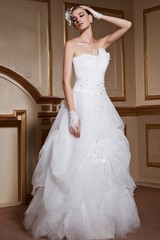  Dressesmallau.com RM1109, 11/F, Baojinhua Building, No.26-28 Xidi Yi Xiang, Huaqiao Xin Cun Residential 