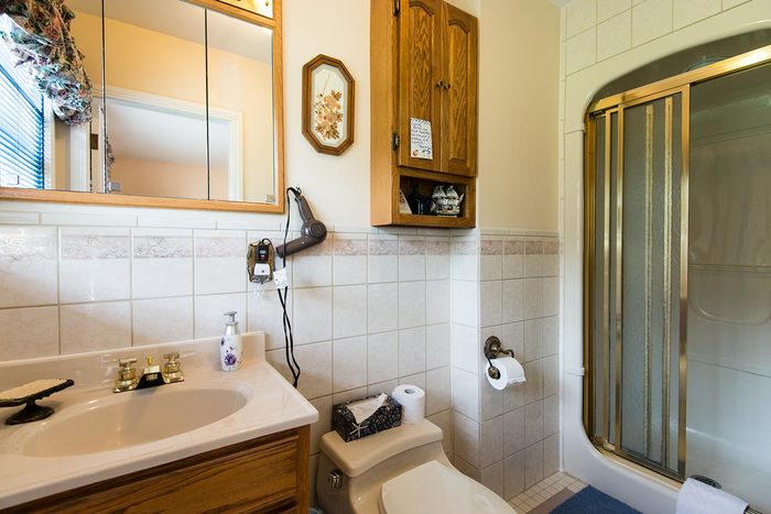 The Harbour Captain's 3 piece bath with shower. Profile Photos of Harbour Tide Inn ~ Bed & Breakfast 725 Main Street - Photo 42 of 83