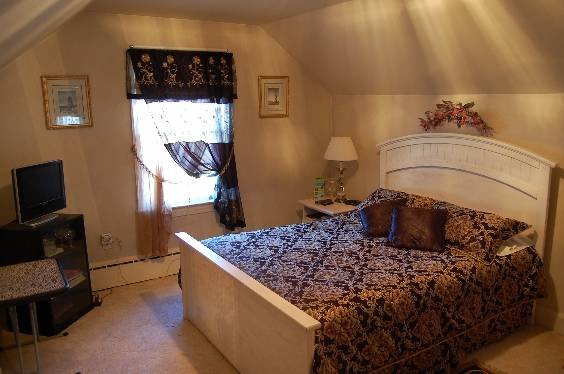 Pricelists of Harbour Tide Inn ~ Bed & Breakfast 725 Main Street - Photo 9 of 15
