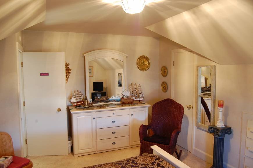  Pricelists of Harbour Tide Inn ~ Bed & Breakfast 725 Main Street - Photo 10 of 15