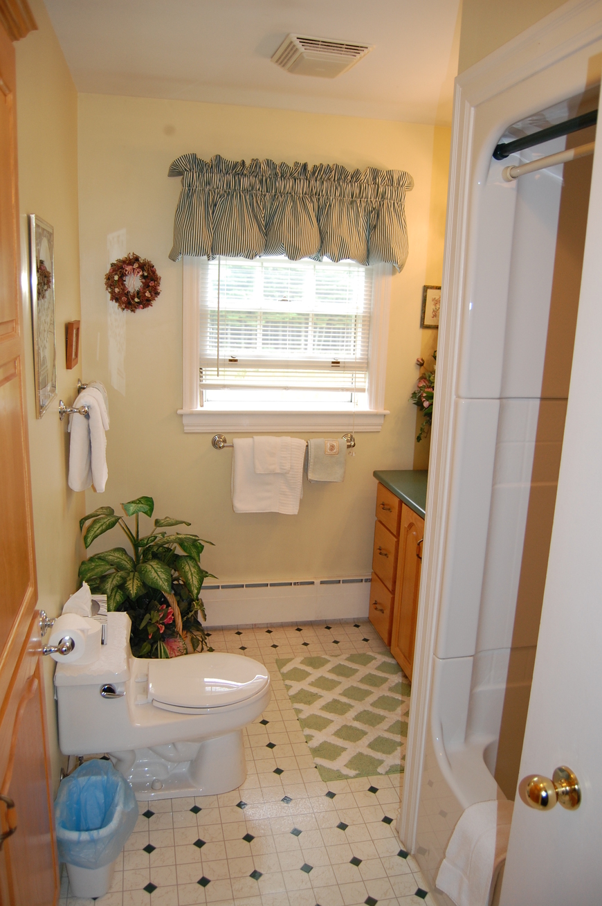  Pricelists of Harbour Tide Inn ~ Bed & Breakfast 725 Main Street - Photo 11 of 15