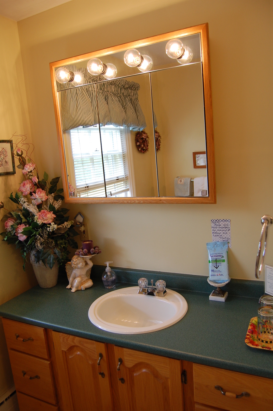  Pricelists of Harbour Tide Inn ~ Bed & Breakfast 725 Main Street - Photo 12 of 15