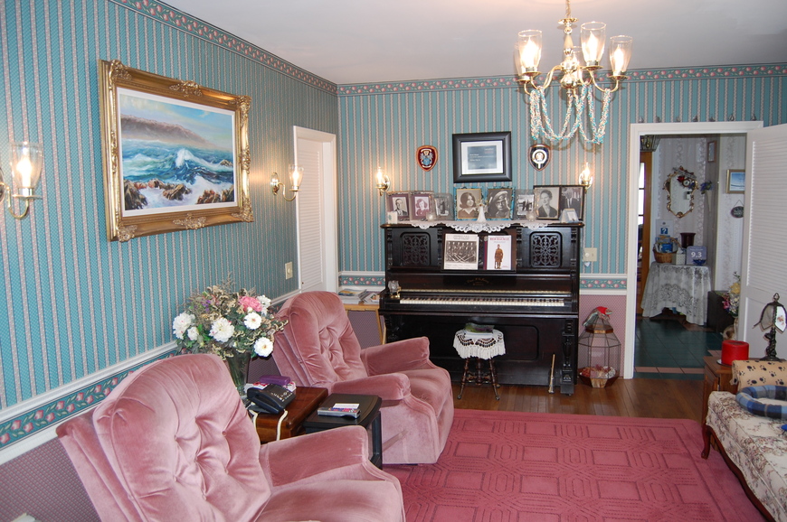  Pricelists of Harbour Tide Inn ~ Bed & Breakfast 725 Main Street - Photo 3 of 15
