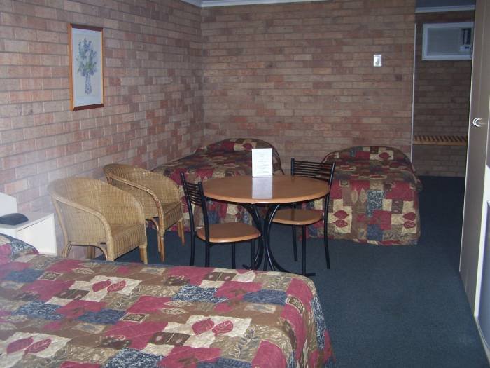  Profile Photos of Shady Rest motel 17 Violet Street - Photo 3 of 6