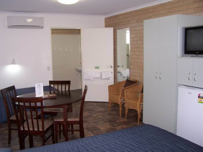  Profile Photos of Shady Rest motel 17 Violet Street - Photo 4 of 6