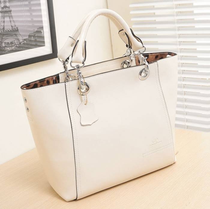  Profile Photos of Cheap Designer Handbags and Purses - Professional Luxury Bags, Fashion Jewelry Wholesale and Retail Online Outlet Room 302, No. 73, Lane 1565, Jiangchuan Road, Minhang District - Photo 6 of 6