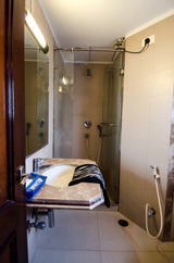  Roland Hotel 28A, Rowland Road 
