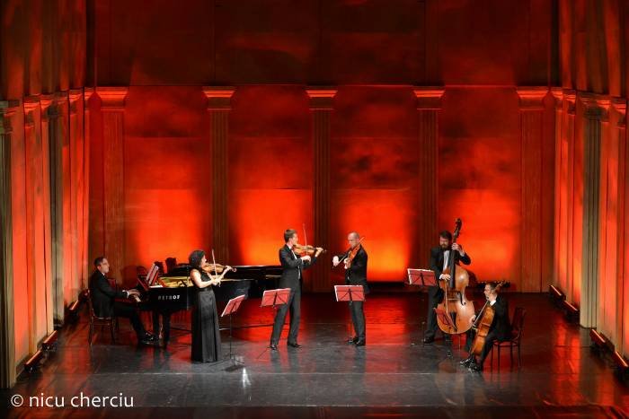  Lumini la Opera of S.C. WATTECH SYSTEMS S.R.L. Str. Republicii nr. 31/ap. 1 - Photo 1 of 4