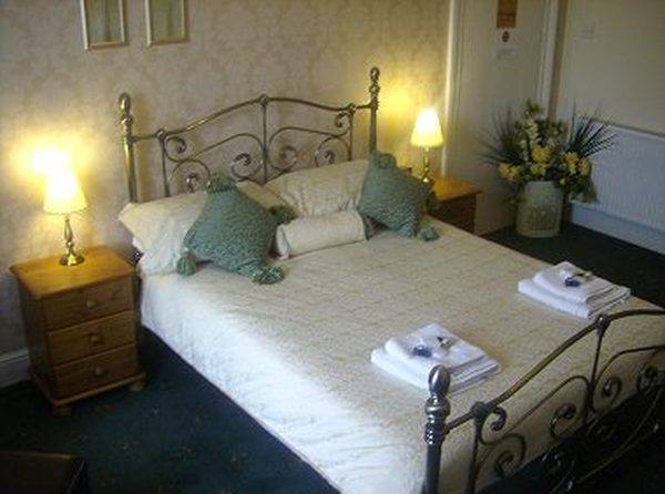  Profile Photos of Bed And Breakfast Whitby - Rosslyn House, UK Rosslyn Guest House 11 Abbey Terrace Whitby North Yorkshire YO21 3HQ - Photo 4 of 4