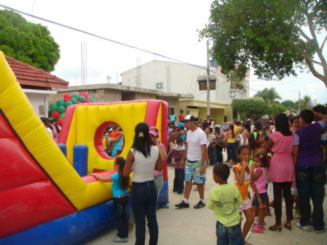 Solidary Christmas in Tolu, Colombia with 1.600 children - Solidary Foundation - Paul Chehade 33 Solidary Christmas in Tolu, Colombia of Solidary Foundation 847 S.W. 8th Street - Photo 27 of 31 Solidary Christmas in Tolu, Colombia with 1.600 children - Solidary Foundation - Paul Chehade 33 Solidary Christmas in Tolu, Colombia of Solidary Foundation 847 S.W. 8th Street - Photo 27 of 31