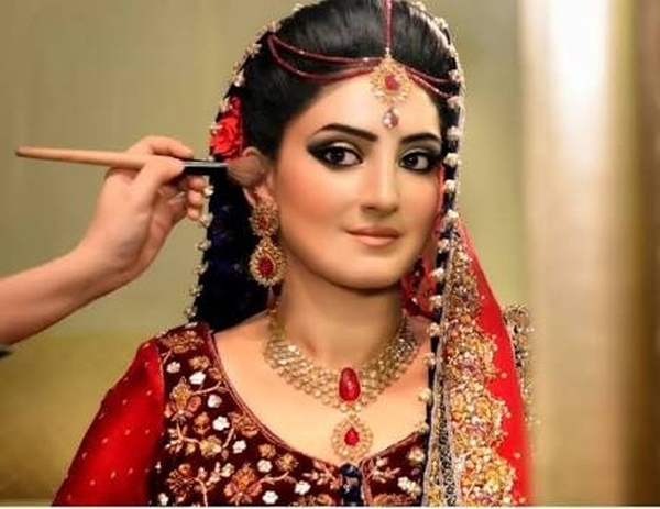  Profile Photos of Get Your Makeup 7652/1 Birla Lines - Photo 1 of 12