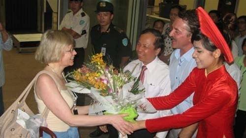  Profile Photos of Vietnam Airport Transfer 3 Phan Huy Ich Street - Photo 2 of 2