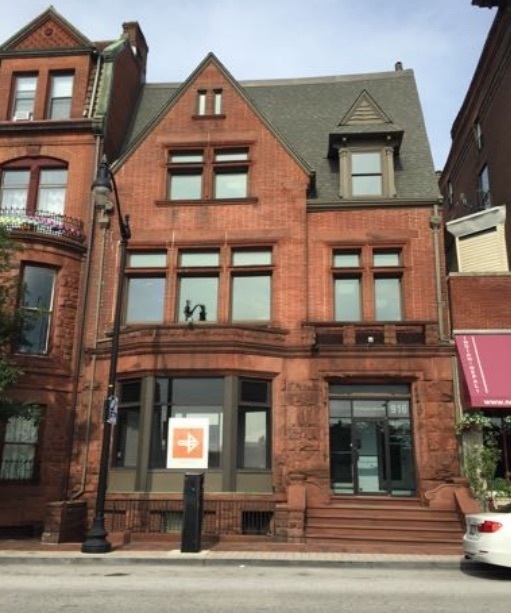  New Album of Moonlight SEO of Baltimore 916 N. Charles Street #202 - Photo 2 of 4