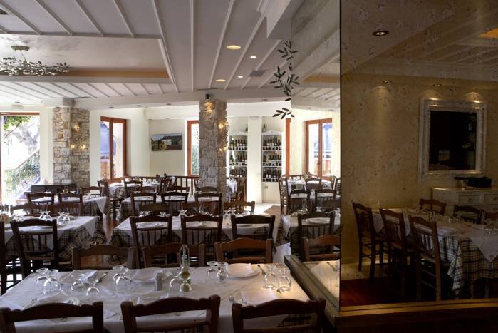  indoors area of Elaia Restaurant 16 Erechtheos & Erotokritou str. - Photo 9 of 12