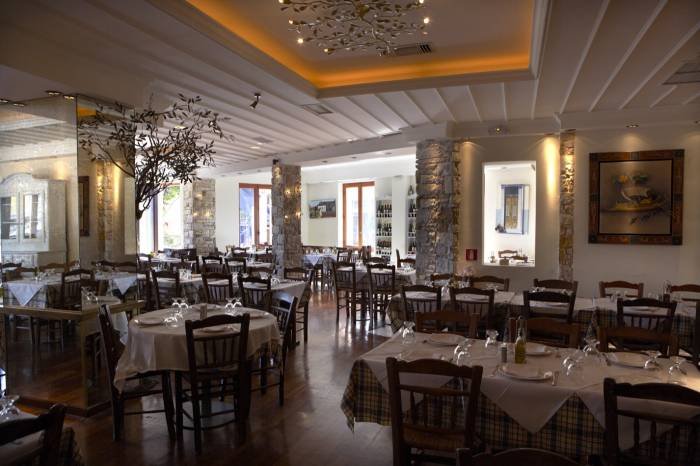 indoors area of Elaia Restaurant 16 Erechtheos & Erotokritou str. - Photo 11 of 12