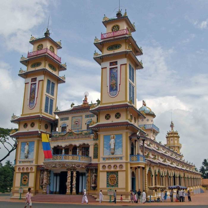 Cao dai great temple CUCHI TUNNELS & CAO DAI TEMPLE of PD TOURISM & TRADING CO., LTD. 516 Nguyen Chi Thanh st., - Photo 3 of 6