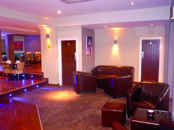  Profile Photos of Rendezvous Bar And Grill 1149 High Road - Photo 8 of 12