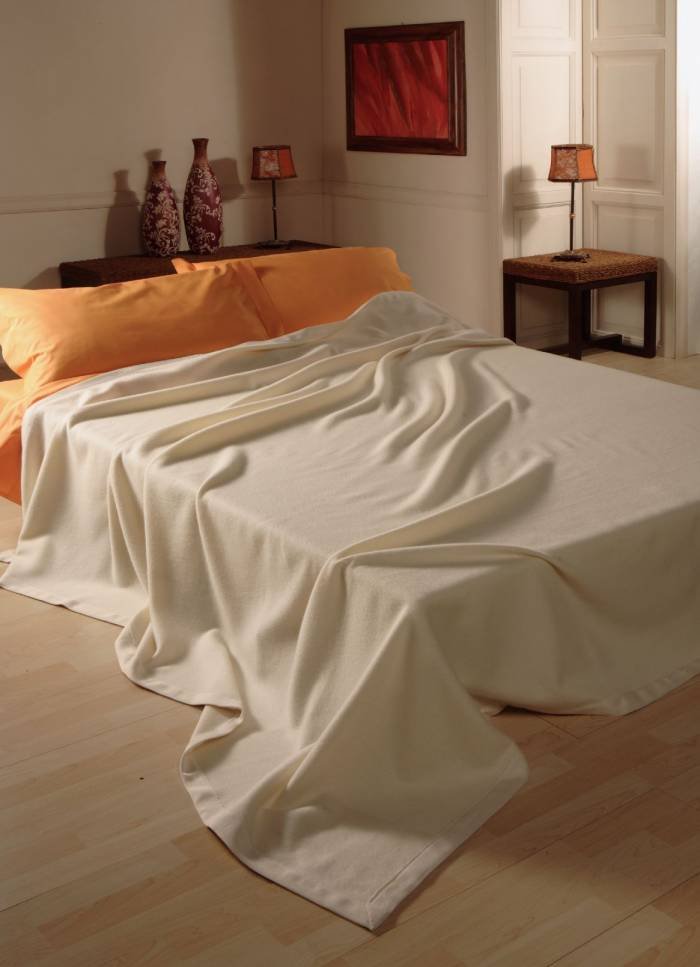 QUILT BLANKET PURE CASHMERE VERY LIGHT BETTY<br />
The artisan production creates a wonderful blanket, elegant and refined, made in Italy with old looms by expert craftsmen.<br />
This elegant Cashmere blanket will be an original gift for Christmas, wedding, birthday Profile Photos of Cashmerewool Piazza XXV Aprile, 2/F - Photo 11 of 21 QUILT BLANKET PURE CASHMERE VERY LIGHT BETTY<br />
The artisan production creates a wonderful blanket, elegant and refined, made in Italy with old looms by expert craftsmen.<br />
This elegant Cashmere blanket will be an original gift for Christmas, wedding, birthday Profile Photos of Cashmerewool Piazza XXV Aprile, 2/F - Photo 11 of 21