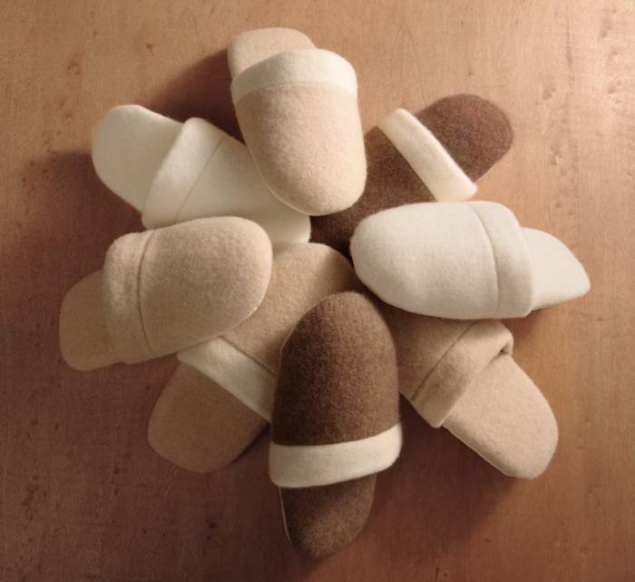 CASHMERE SLIPPERS AND BOOTEES<br />
When temperatures begin to fall a soft pair of cashmere or cashmere blend bootees, can be worn also in bed. <br />
On sale at: www.cashmerewool.us Profile Photos of Cashmerewool Piazza XXV Aprile, 2/F - Photo 6 of 21
