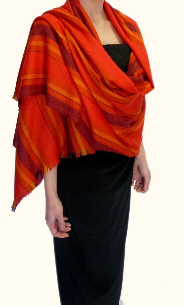 STOLE IN CASHMERE EXTRAFINE AND SILK RUBINO<br />
The stole in pure Cashmere and silk is realized by our craftsmen with old looms, The wood navette weaves the yarns and it never interrupts the run and it creates on the edges the close selvedge.<br />
On sale at: ww Profile Photos of Cashmerewool Piazza XXV Aprile, 2/F - Photo 12 of 21 STOLE IN CASHMERE EXTRAFINE AND SILK RUBINO<br />
The stole in pure Cashmere and silk is realized by our craftsmen with old looms, The wood navette weaves the yarns and it never interrupts the run and it creates on the edges the close selvedge.<br />
On sale at: ww Profile Photos of Cashmerewool Piazza XXV Aprile, 2/F - Photo 12 of 21