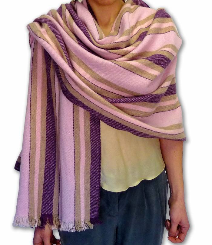 NEW STOLE IN EXTRAFINE CASHMERE FIRENZE<br />
The stole pure cashmere  is realized in Italy, in Biella. Few precious masterpieces were obtained by old shuttle looms. <br />
on sale : www.cashmerewool.us Profile Photos of Cashmerewool Piazza XXV Aprile, 2/F - Photo 21 of 21
