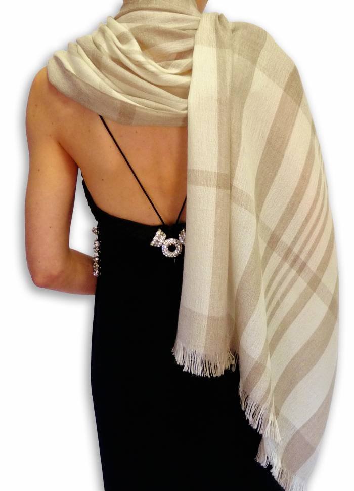 STOLE IN EXTRAFINE CASHMERE AND SILK GIOIELLO<br />
This stole is very soft, light, warm and elegant and could be also a precious gift.<br />
Composition: 70% cashmere extra fine - 30% silk<br />
Italy made<br />
on sale at: www.cashmerewool.us Profile Photos of Cashmerewool Piazza XXV Aprile, 2/F - Photo 15 of 21 STOLE IN EXTRAFINE CASHMERE AND SILK GIOIELLO<br />
This stole is very soft, light, warm and elegant and could be also a precious gift.<br />
Composition: 70% cashmere extra fine - 30% silk<br />
Italy made<br />
on sale at: www.cashmerewool.us Profile Photos of Cashmerewool Piazza XXV Aprile, 2/F - Photo 15 of 21