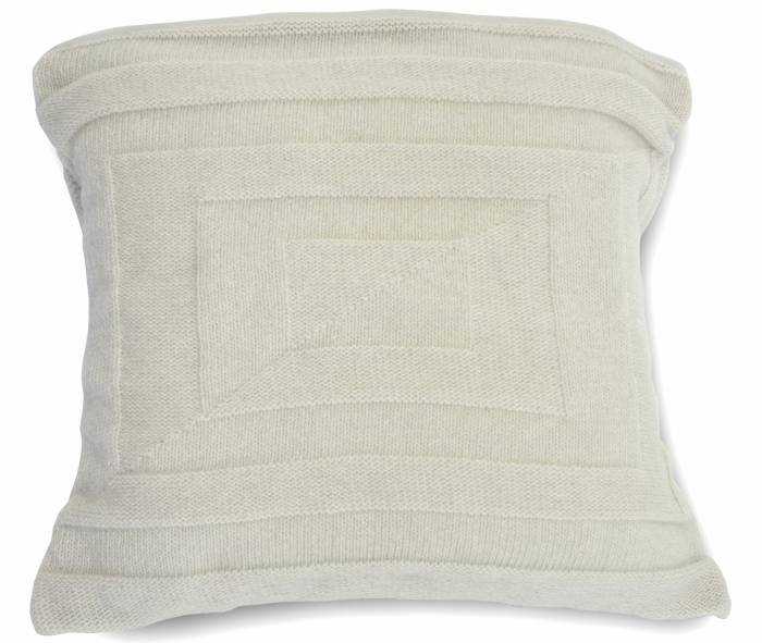 KNITTED CUSHION WITH CHECK CASHMERE AND WOOL BLEND<br />
New knitted cushion with check in 25% cashmere and 75% merino wool.<br />
Inch.18 KNITTED CUSHION WITH CHECK CASHMERE AND WOOL BLEND<br />
New knitted cushion with check in 25% cashmere and 75% merino wool.<br />
Inch.18