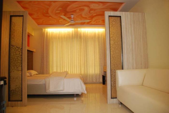  Profile Photos of Hotel Khwaishh Presidency Kanch Pada, Ramchandran Lane, Near Link Road - Photo 1 of 11