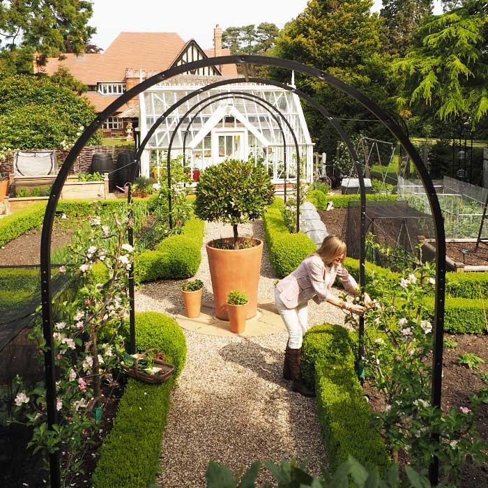 Harrod Single Hoop Garden Arch<br />
http://www.harrodhorticultural.com/harrod-single-hoop-arch-pid9268.html Garden Arches of Harrod Horticultural 1-3 Pinbush Road - Photo 4 of 5