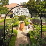 Harrod Single Hoop Garden Arch
http://www.harrodhorticultural.com/harrod-single-hoop-arch-pid9268.html, Harrod Horticultural, Lowestoft