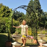 Roman Full Lattice Superior Garden Arch
http://www.harrodhorticultural.com/roman-full-lattice-superior-garden-arch-pid9052.html, Harrod Horticultural, Lowestoft