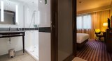 Bathroom Hampton by Hilton Krakow ul Dabska 5 