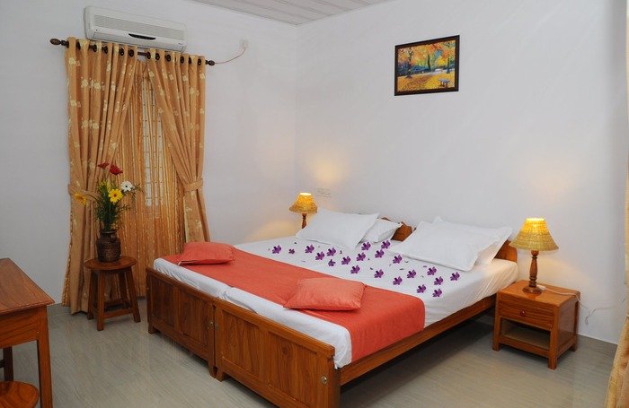 deluxe room Profile Photos of SILVERWEED HOMESTAY 11/88,ESI JUNCTION NEAR MARTHOMA CHURCH - Photo 11 of 13