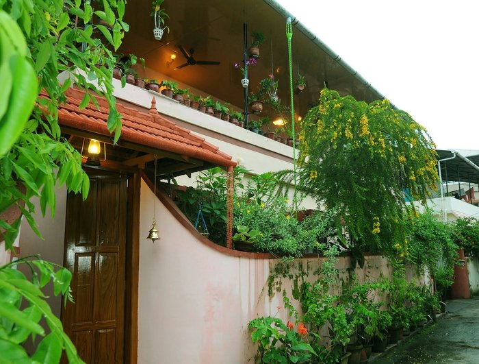 exterior view Profile Photos of SILVERWEED HOMESTAY 11/88,ESI JUNCTION NEAR MARTHOMA CHURCH - Photo 9 of 13