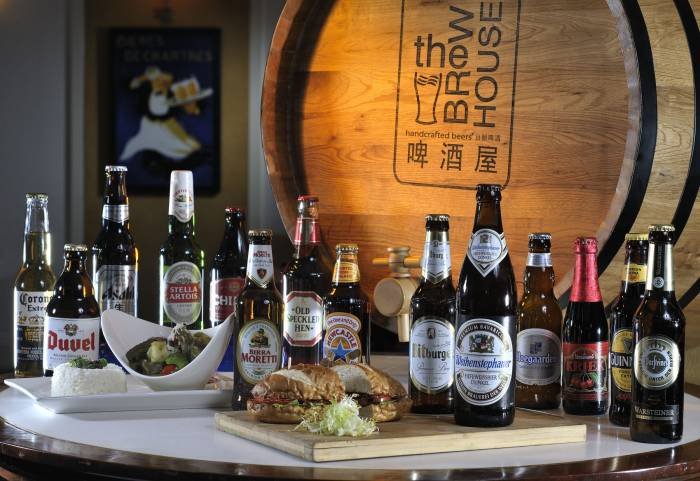 Brew House Dining of Crowne Plaza Hotel & Suites Landmark Shenzhen Number 3018, Nanhu Road - Photo 4 of 5