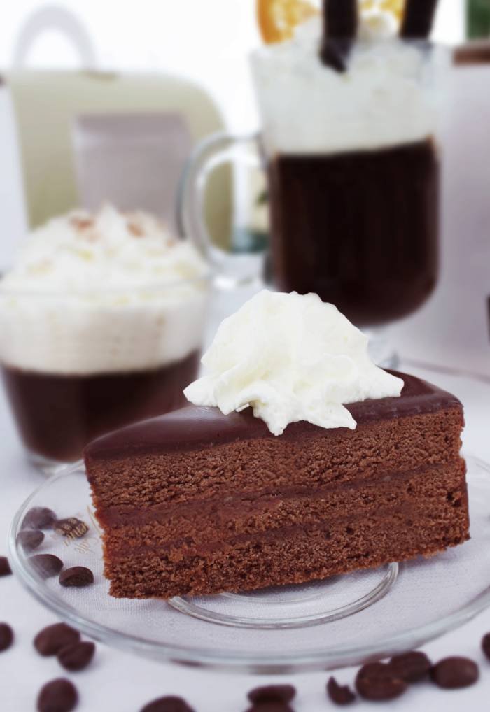 Vienna CafÃ© - Sacher Cake Food & Beverage of Crowne Plaza Hotel & Suites Landmark Shenzhen Number 3018, Nanhu Road - Photo 6 of 8