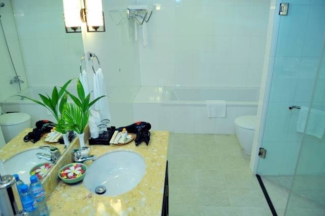 Bathroom Profile Photos of TSP Lucky Angkor Hotel National Road NÂº6 , Chongkaosou Village - Photo 22 of 25