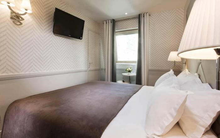  Profile Photos of Hotel Longchamp ElysÃ©es 68, rue de Longchamp - Photo 4 of 14
