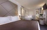  Hotel Longchamp ElysÃ©es 68, rue de Longchamp 