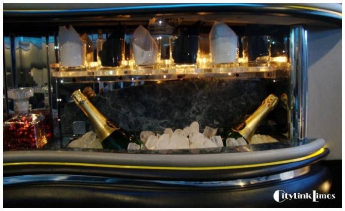  City Link Limos Ltd of City Link Limos Ltd 49 Slades Hill - Photo 3 of 17