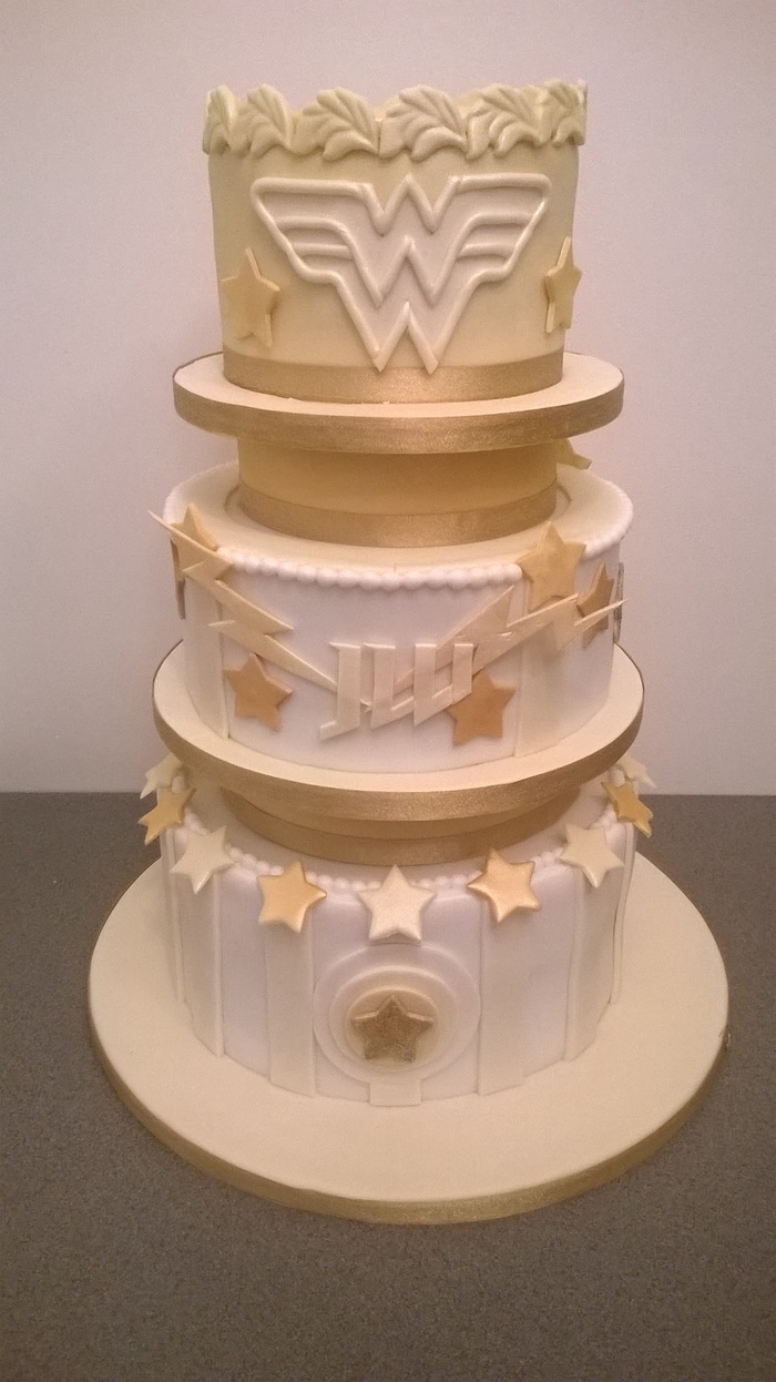 super hero wedding cake Latest Wedding Cakesby Dream Wedding Creations of Dream Wedding Creations Eastleigh Road - Photo 3 of 13
