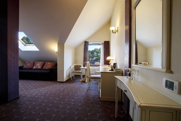 Guest Room at DoubleTree by Hilton Hotel Sighisoara - Cavaler Profile Photos of DoubleTree by Hilton Hotel Sighisoara - Cavaler 6 Consiliul Europei St. - Photo 5 of 17 Guest Room at DoubleTree by Hilton Hotel Sighisoara - Cavaler Profile Photos of DoubleTree by Hilton Hotel Sighisoara - Cavaler 6 Consiliul Europei St. - Photo 5 of 17
