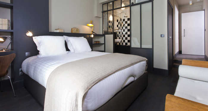  Profile Photos of Hotel 1er Etage 38, rue Sainte Croix de la Bretonnerie - Photo 2 of 14
