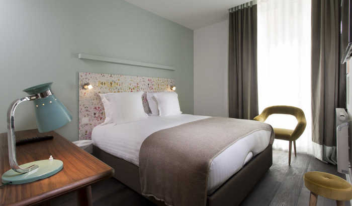  Profile Photos of Hotel 1er Etage 38, rue Sainte Croix de la Bretonnerie - Photo 3 of 14