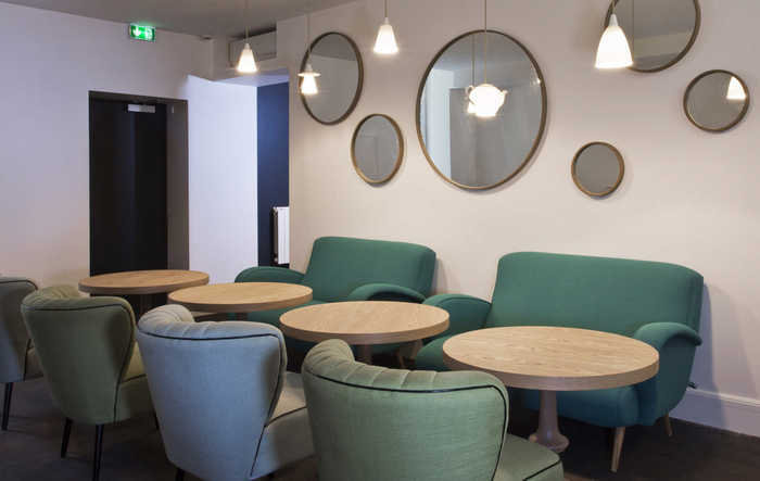  Profile Photos of Hotel 1er Etage 38, rue Sainte Croix de la Bretonnerie - Photo 9 of 14