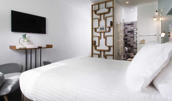  Profile Photos of Hotel 1er Etage 38, rue Sainte Croix de la Bretonnerie - Photo 11 of 14