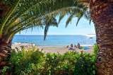 Pogled na plaÅ¾u iz baÅ¡te Villa Palms-Beach accommodation by Split Grljevacka 88 